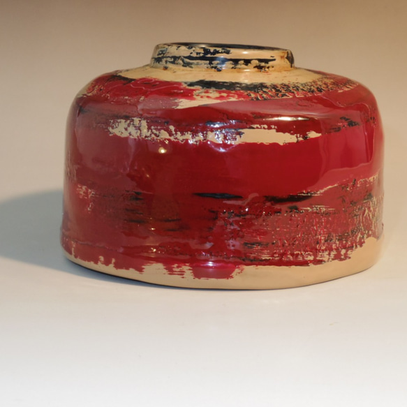 乾漆茶碗高麗茶碗写し　脱乾漆技法 (生漆で麻・和紙・地の粉の繰り返しで厚みを出して石膏型から抜き出し漆塗) 