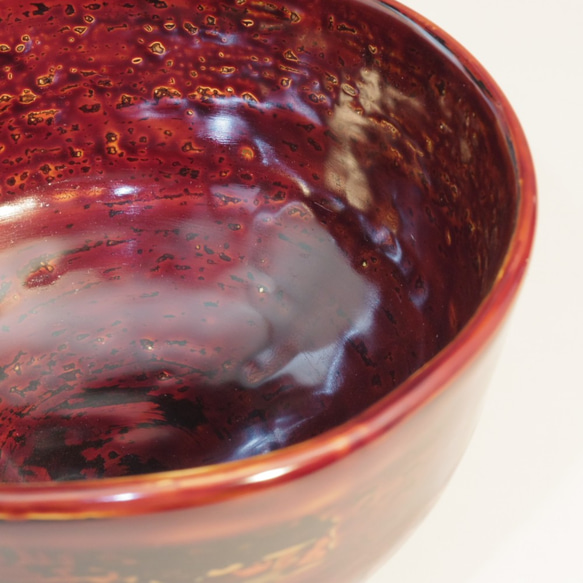 乾漆茶碗高麗茶碗写し　脱乾漆技法 (生漆で麻・和紙・地の粉の繰り返しで厚みを出して石膏型から抜き出し漆塗) 