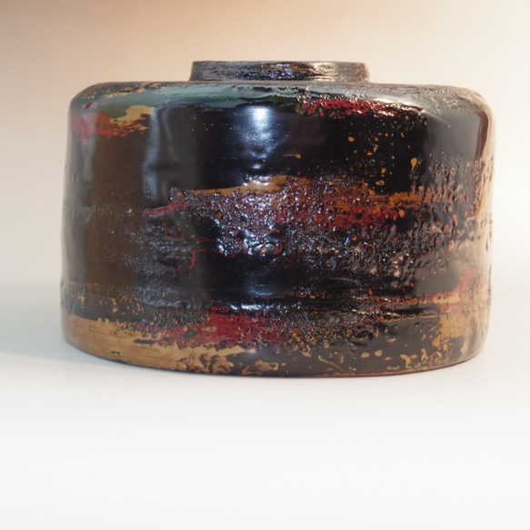 乾漆茶碗高麗茶碗写し　脱乾漆技法 (生漆で麻・和紙・地の粉の繰り返しで厚みを出して石膏型から抜き出し漆塗) 