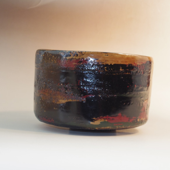 乾漆茶碗高麗茶碗写し　脱乾漆技法 (生漆で麻・和紙・地の粉の繰り返しで厚みを出して石膏型から抜き出し漆塗) 