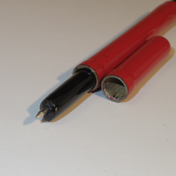 限量版 Reed 圓珠筆 雪茄形紅色毛筆 手繪產品。使用時可以稍後設置上限。 第5張的照片