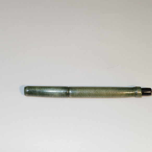 限量版蘆葦原子筆雪茄形狀綠色銀色傳單手繪物品。 第1張的照片