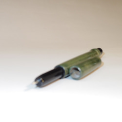 限量版蘆葦原子筆雪茄形狀綠色銀色傳單手繪物品。 第4張的照片