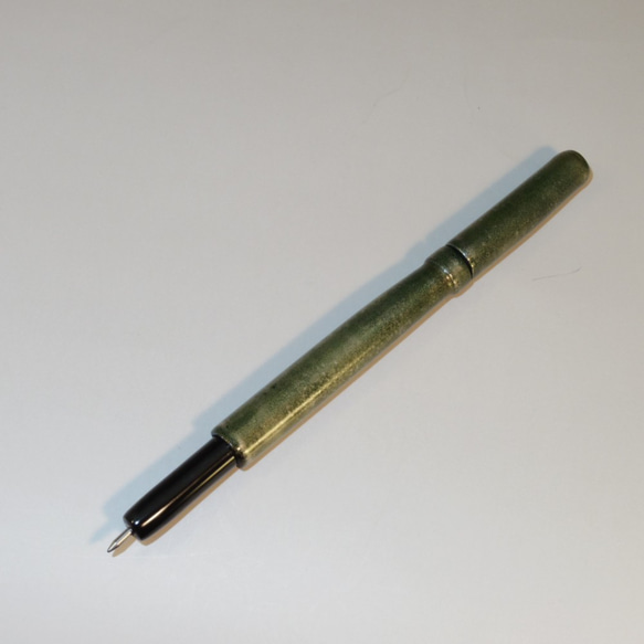限量版蘆葦原子筆雪茄形狀綠色銀色傳單手繪物品。 第5張的照片