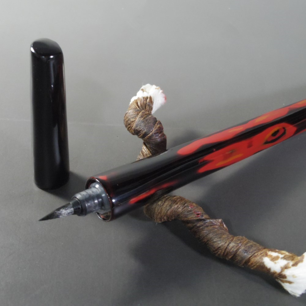 筆ペンホルダー乾漆作り　携帯用に制作オリジナル　とても軽くて使い心地も最高に少し自慢したくなるよね！