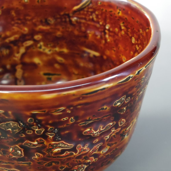 乾漆茶碗高麗茶碗写し　脱乾漆技法 (生漆で麻・和紙・地の粉の繰り返しで厚みを出して石膏型から抜き出し漆塗) 