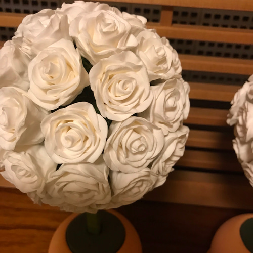 白薔薇のトピアリー アートフラワー ます 通販｜Creema(クリーマ) 7045840