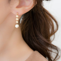 14kgf /簡單的棉珍珠金耳環：耳釘型 第1張的照片