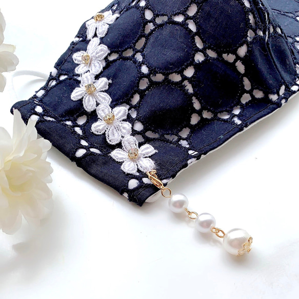 flowery lace 〜navy〜　＊ おしゃれマスク　レース　マスクチャーム付き ＊ 2枚目の画像