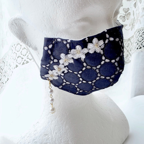 flowery lace 〜navy〜　＊ おしゃれマスク　レース　マスクチャーム付き ＊ 4枚目の画像