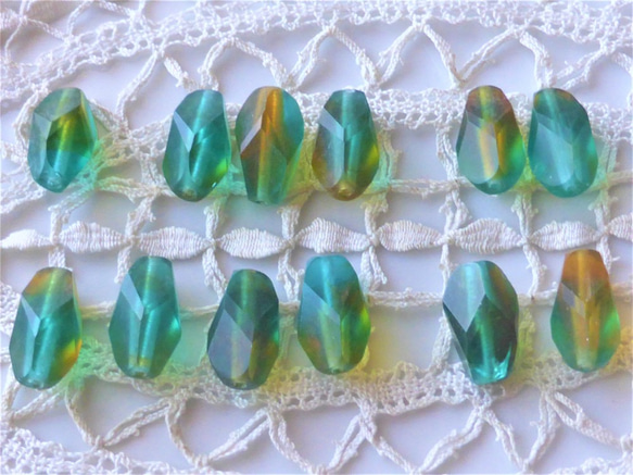 寶石切割啞光綠色捷克玻璃珠 2 件 第2張的照片