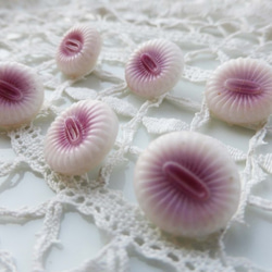 チェコガラスボタンCzech Glass Button白紫１個 2枚目の画像