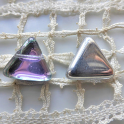 トライアングル　シルバーパープル　チェコビーズCzech Glass Beads２個 1枚目の画像