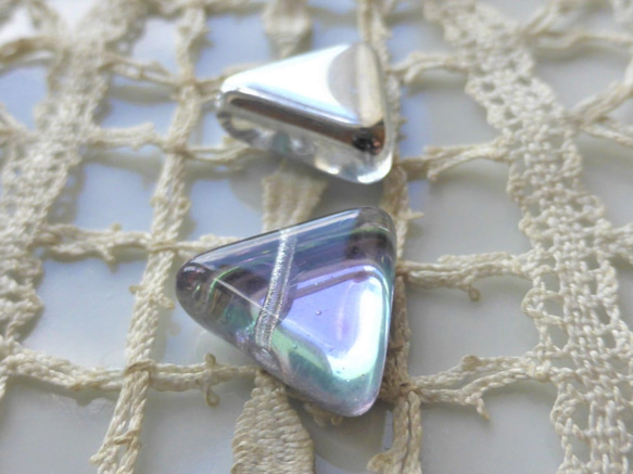 三角形銀色紫色捷克珠子2件 第2張的照片
