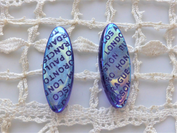 青いメッセージ　チェコビーズCzech Glass Beads２個 2枚目の画像