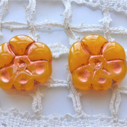 ぺったんこ　山吹の花　チェコビーズCzech Glass Beads2個 4枚目の画像