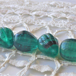 4 顆 Marble Czech Beads 捷克玻璃珠，用於 Viridian 第2張的照片