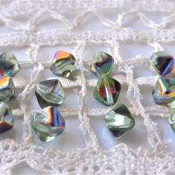 24個　ピラミダ　淡いグリーンメタル　チェコビーズCzech Glass Beads 1枚目の画像