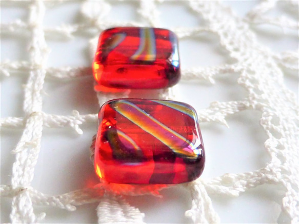 赤とライン　チェコビーズCzech Glass Beads２個 3枚目の画像