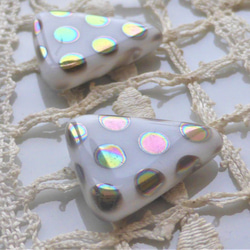 チェコビーズCzech Glass Beads三角ドット2個 8枚目の画像