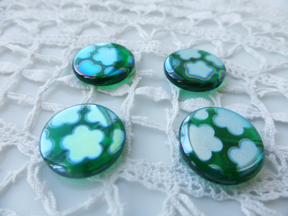 チェコビーズCzech Glass Beads丸緑花ドット2個 2枚目の画像