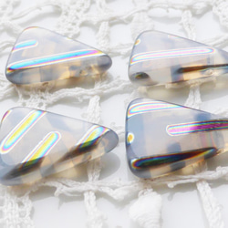 チェコビーズCzech Glass Beads三角半透明白ライン2個 3枚目の画像