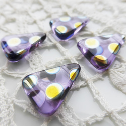 チェコビーズCzech Glass Beads三角紫ドット2個 3枚目の画像
