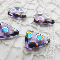 チェコビーズCzech Glass Beads三角紫ドット2個 1枚目の画像
