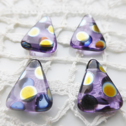 チェコビーズCzech Glass Beads三角紫ドット2個 2枚目の画像