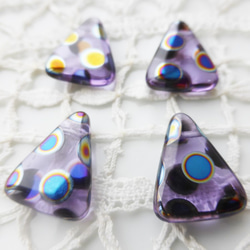 チェコビーズCzech Glass Beads三角紫ドット2個 4枚目の画像