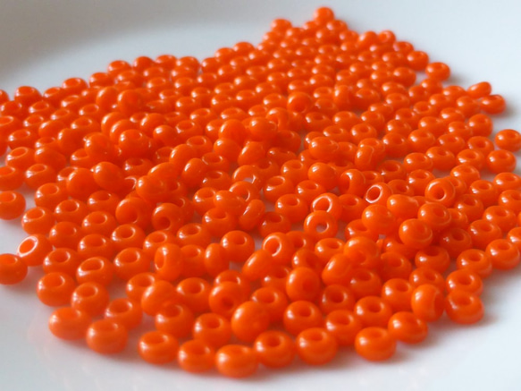 10g 11/0 2mm 不透明オレンジ【PRECIOSA】チェコシードビーズCzech Glass Beads 3枚目の画像