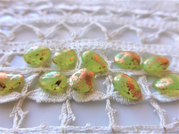 勾玉　和菓子抹茶　チェコビーズCzech Glass Beads10個 1枚目の画像