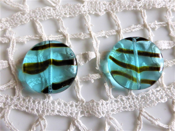 チェコビーズCzech Glass Beads水槽２個 1枚目の画像