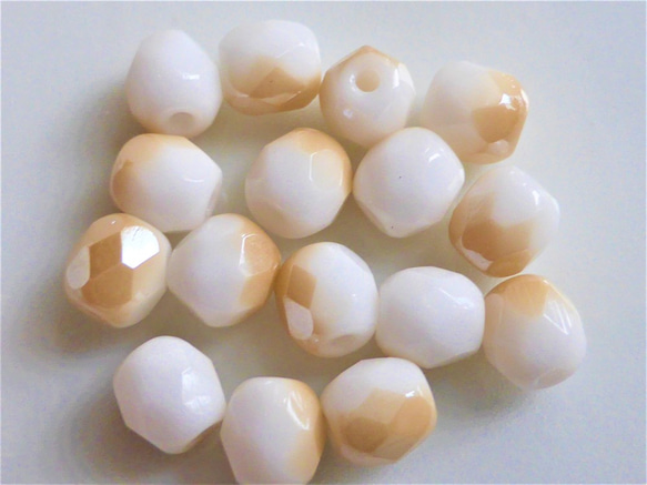 チェコビーズCzech Glass Beads玉白ベージュオーロラ１０個 3枚目の画像