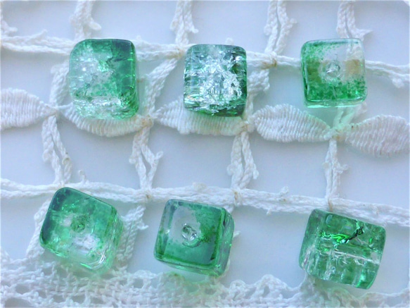 ヒビ　歪み　緑　チェコビーズCzech Glass Beads６個 2枚目の画像