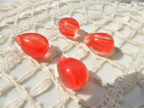 ぷっくりしずくヨーヨ　チェコビーズ Czech Glass Beads４個 6枚目の画像
