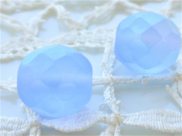 チェコビーズCzech Glass Beadsすりガラス氷エルサ２個 2枚目の画像