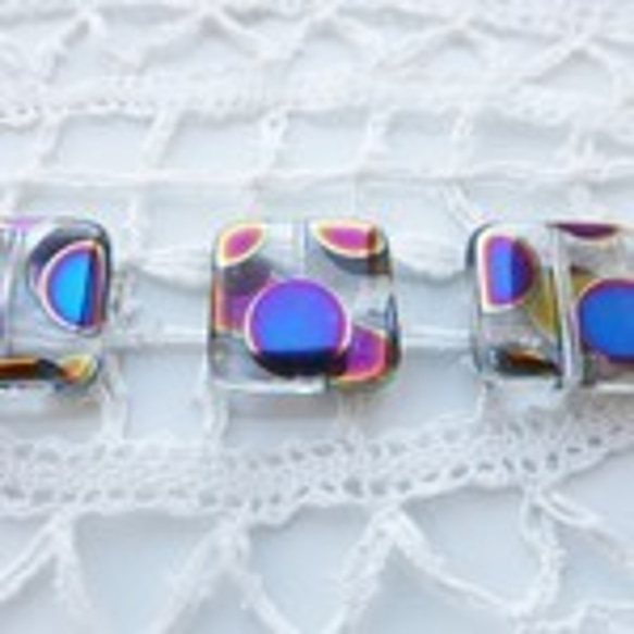 チェコビーズCzech Glass Beadsスクエア大透明ドット2個 1枚目の画像