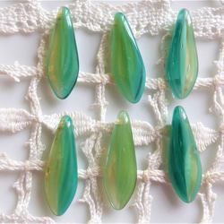 チェコビーズCzech Glass Beadsダガー絵の具緑８個 2枚目の画像