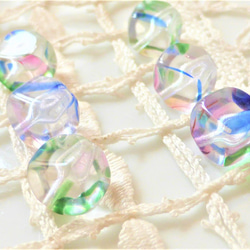 チェコビーズCzech Glass Beadsキューブ斜め穴虹8個 3枚目の画像