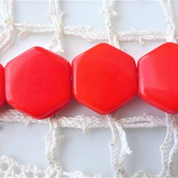 チェコビーズCzech Glass Beads　赤6角形４個 1枚目の画像