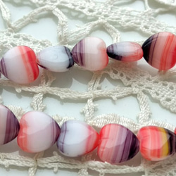 チェコビーズCzech Glass Beads　ハート黒紫赤白６個 1枚目の画像