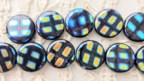 チェコビーズCzech Glass Beads　丸黒メタッリクパターン６個 2枚目の画像