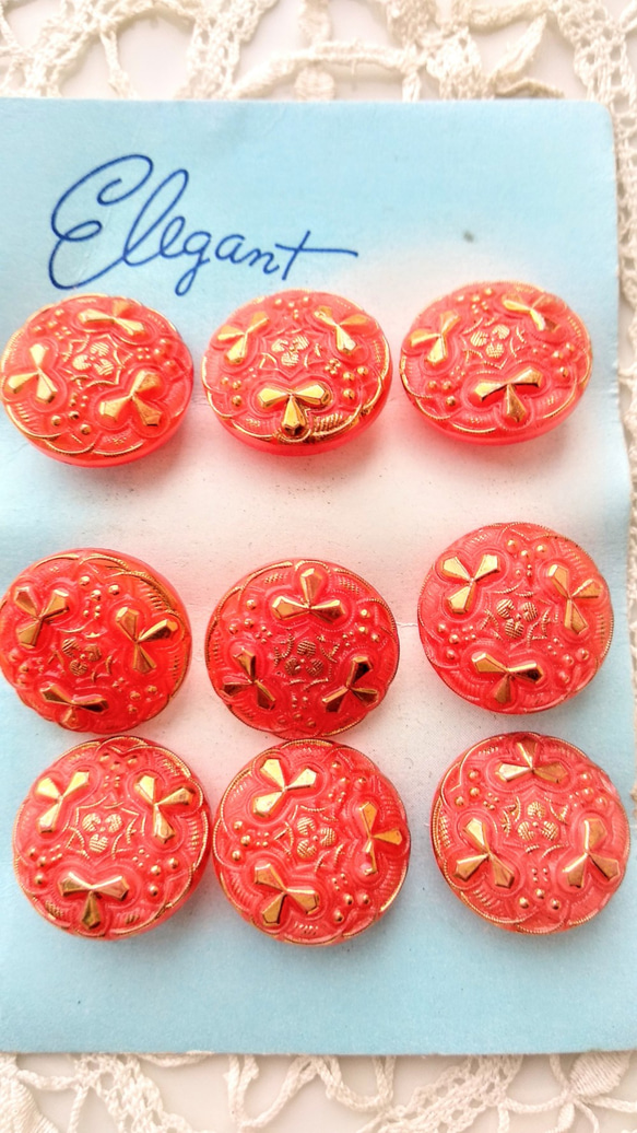 Czech glass button Czech Glass Button 1 紅色三葉草絲帶 第2張的照片