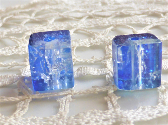 ヒビ　歪み 青氷　チェコビーズCzech Glass Beads２個 2枚目の画像