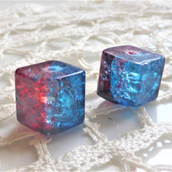 大立方體扭曲藍色紅色捷克珠 2 顆捷克玻璃珠 第1張的照片
