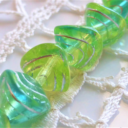 貝　うらん　シルバーライン　チェコビーズCzech Glass Beads４個 2枚目の画像