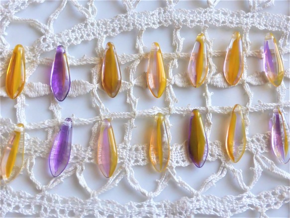 ダガー透明山吹紫　Czech Glass Beads６個 1枚目の画像