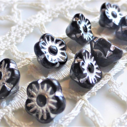 黒花　シルバー　チェコビーズCzech Glass Beads６個 2枚目の画像