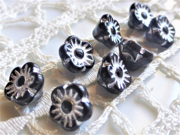 黒花　シルバー　チェコビーズCzech Glass Beads６個 2枚目の画像